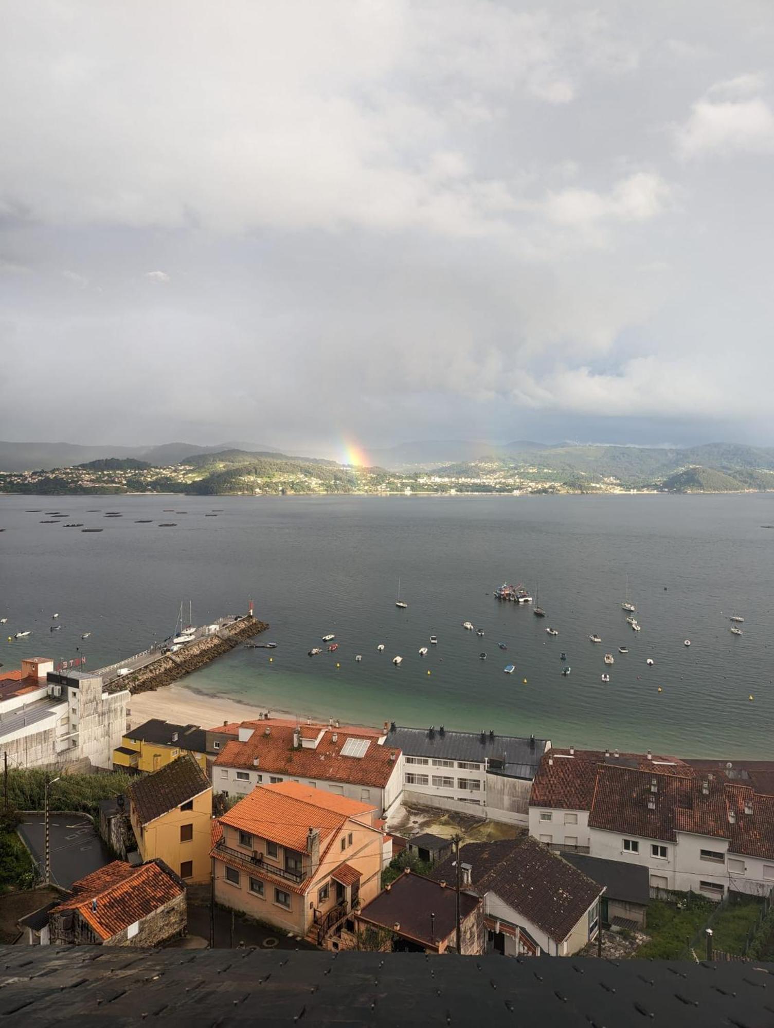 Atico Con Vistas En Raxo Apartment Luaran gambar